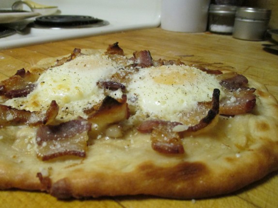 Carbonara style pizza