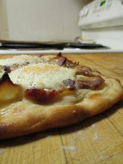 Carbonara style pizza