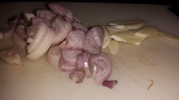 Sliced Shallot and garlic